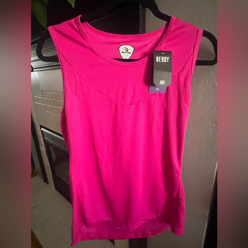 BEROY - NWT Fuchsia Pink Active Tank - XL